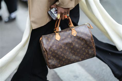 rote louis vuitton tasche leder gefälscht|louis vuitton fälschungen.